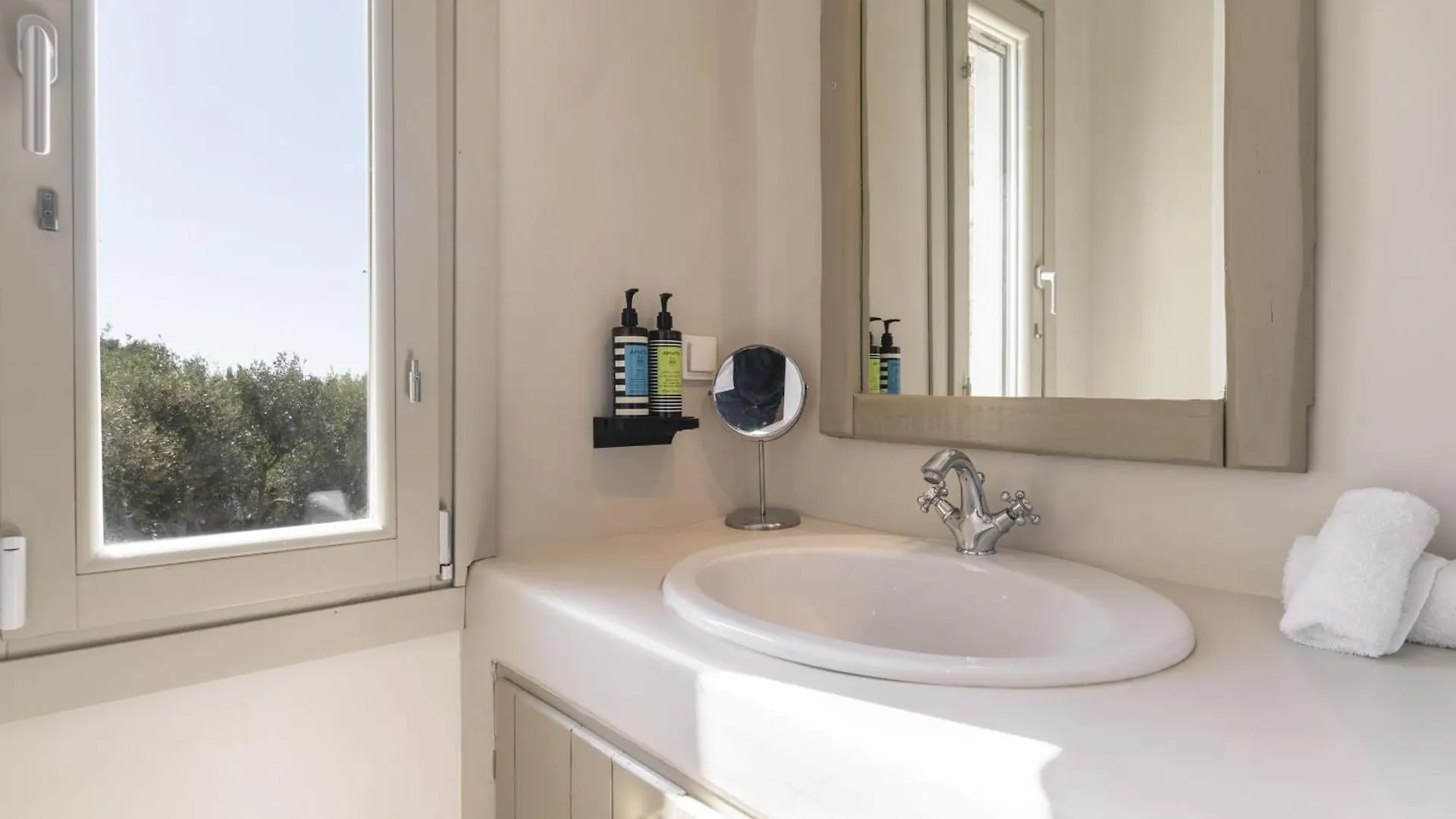 Villa Thalia - 4 Bdrm - Mykonos Town In 200M - Mg Villas